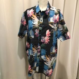 Val surf short sleeve button front